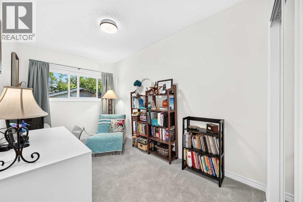 2124B 52 Avenue SW — photo 22