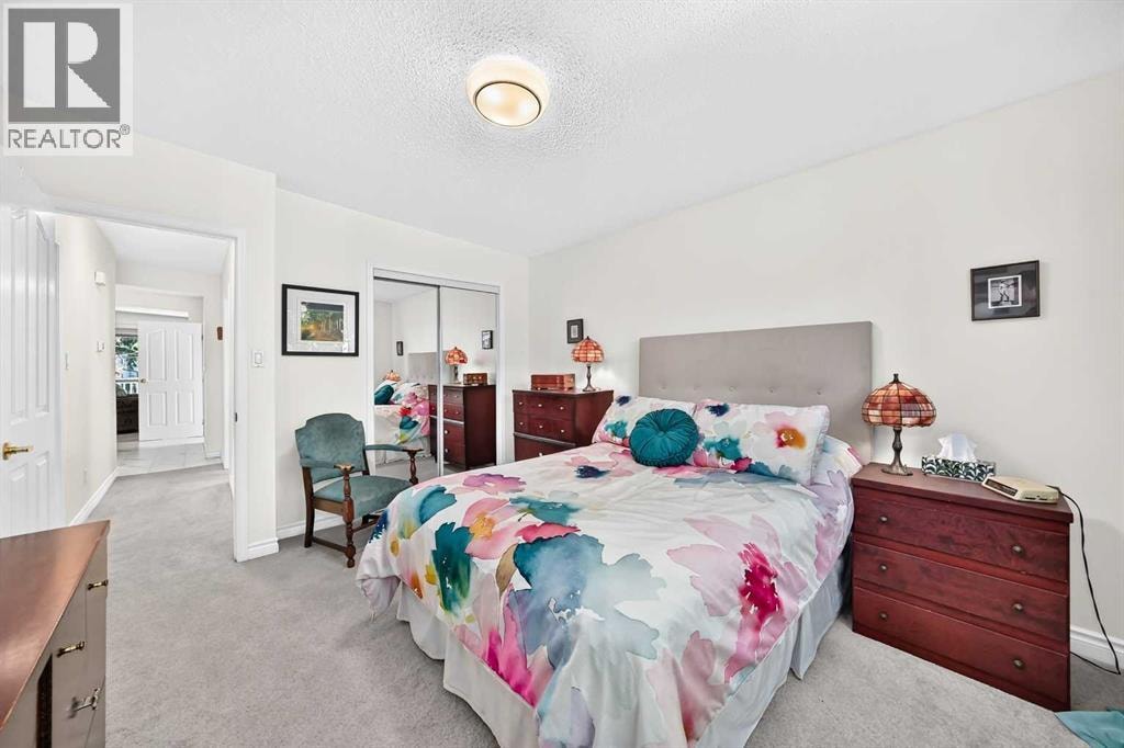 2124B 52 Avenue SW — photo 20