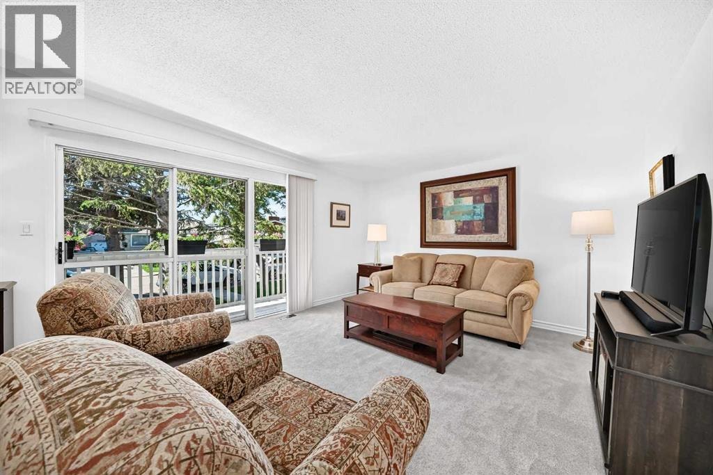 2124B 52 Avenue SW — photo 13