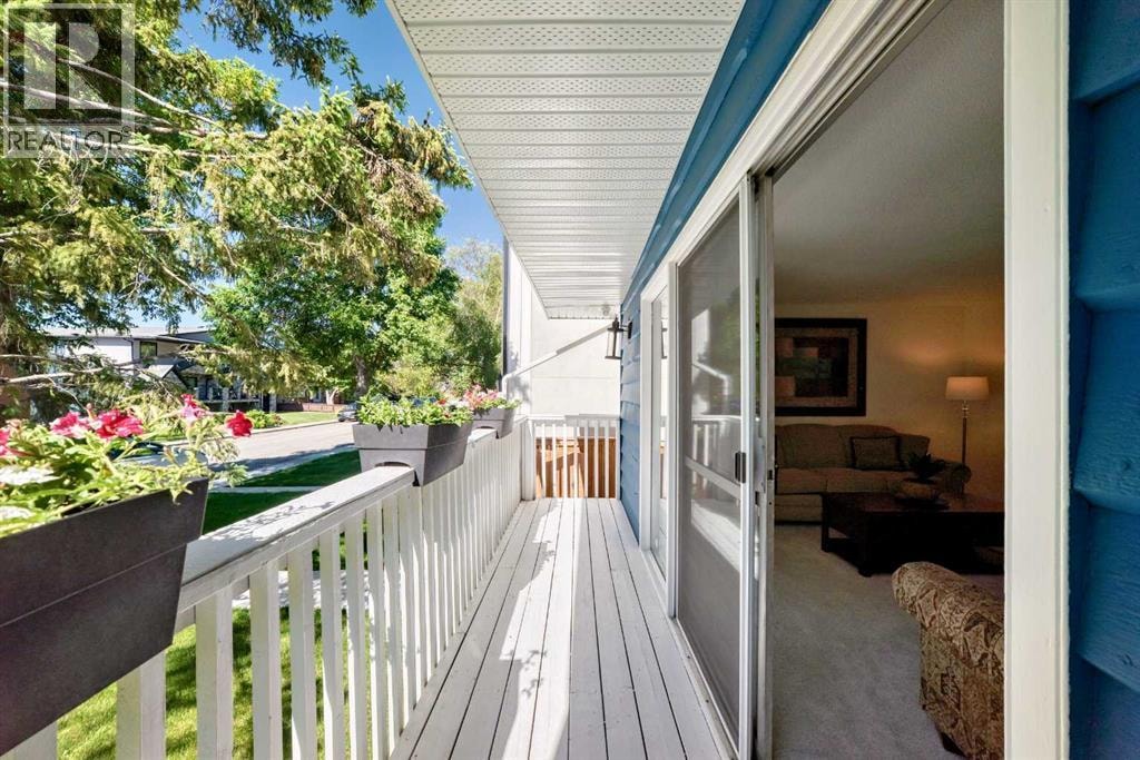 2124B 52 Avenue SW — photo 15