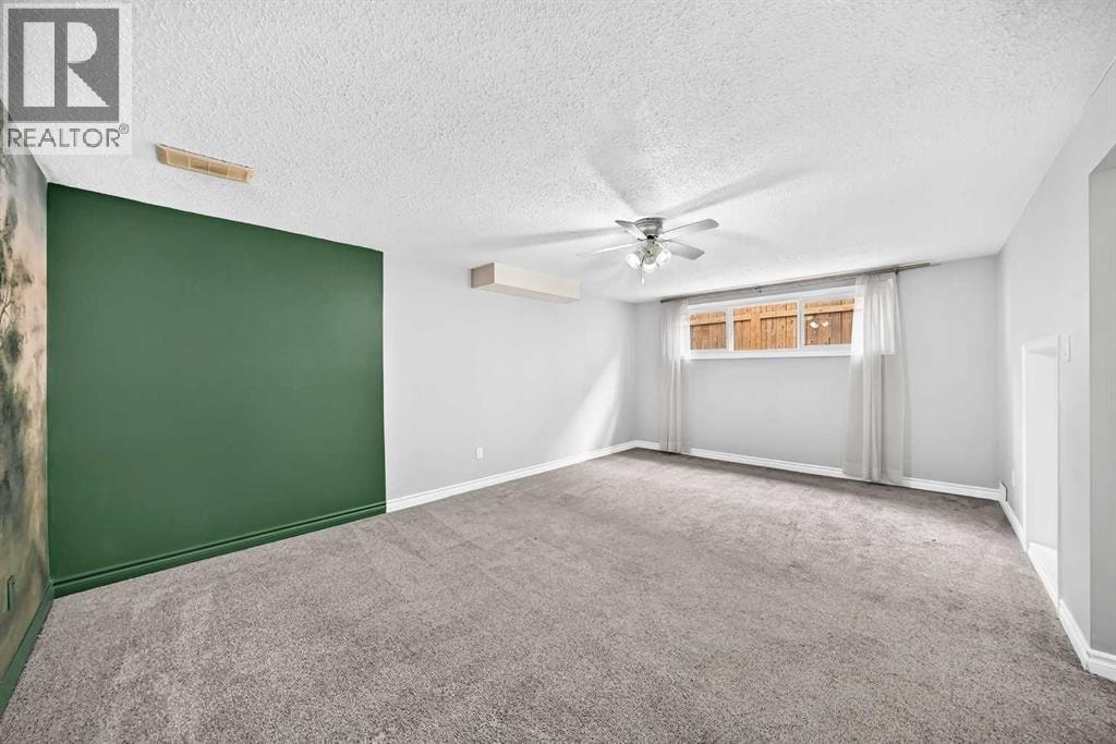 2124B 52 Avenue SW — photo 26
