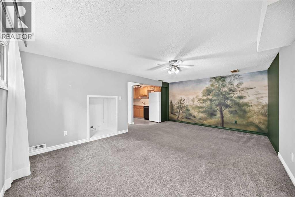 2124B 52 Avenue SW — photo 27