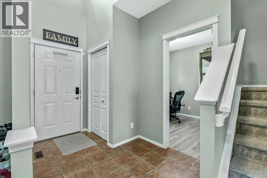 142 Elgin View SE — photo 5