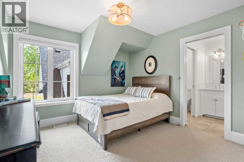3731 37 Street NW — photo 36