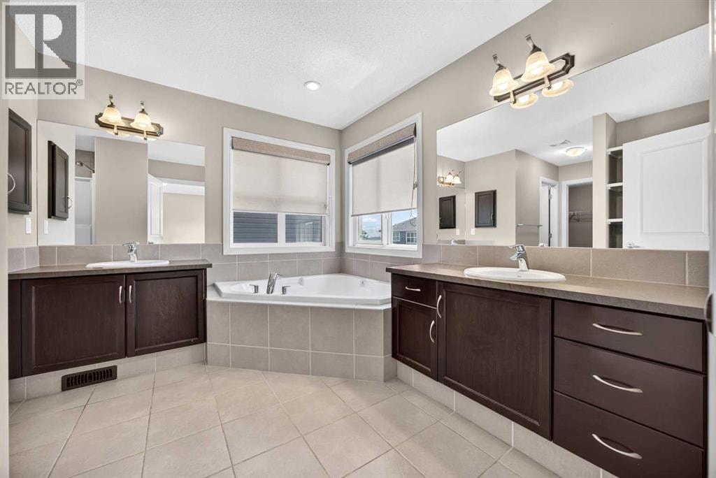 1022 Evanston Drive — photo 32