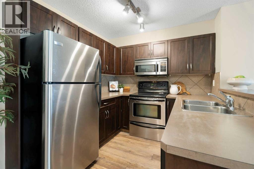 5209, 69 Country Village Manor NE — photo 15