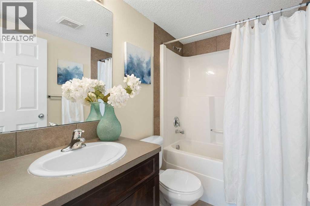 5209, 69 Country Village Manor NE — photo 8