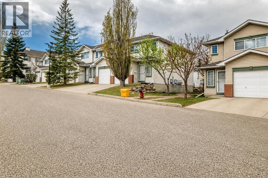 152 Country Hills Villas NW — photo 3