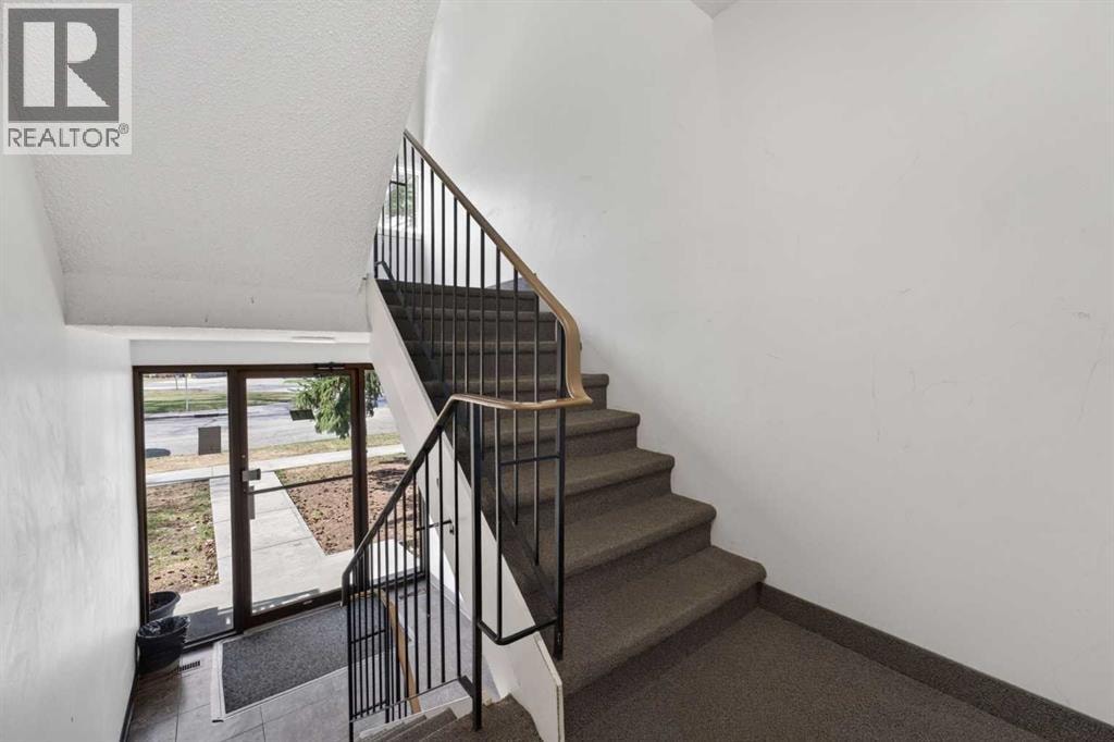 934 5A Street NW — photo 2
