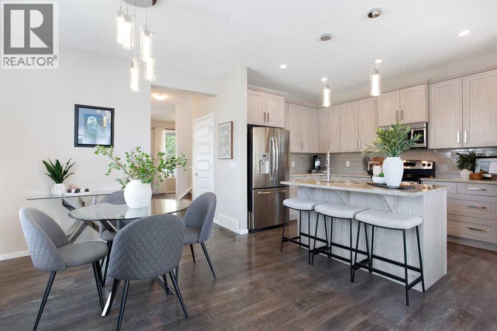 1765 Baywater Road SW — photo 8