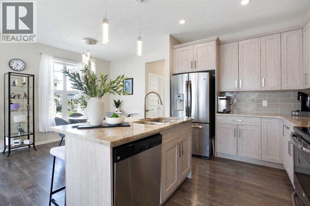 1765 Baywater Road SW — photo 13