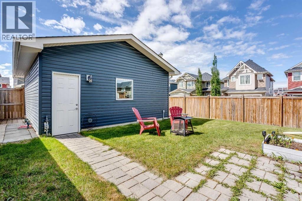 1765 Baywater Road SW — photo 32