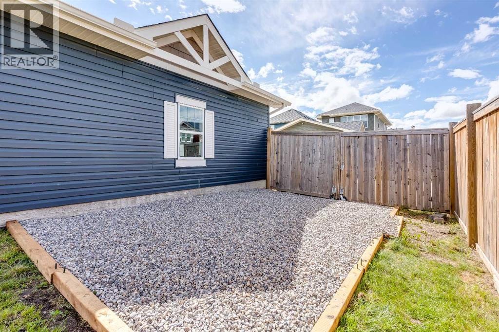 1765 Baywater Road SW — photo 34