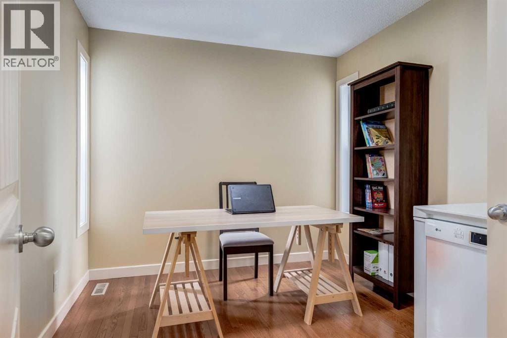 664 Luxstone Landing SW — photo 4