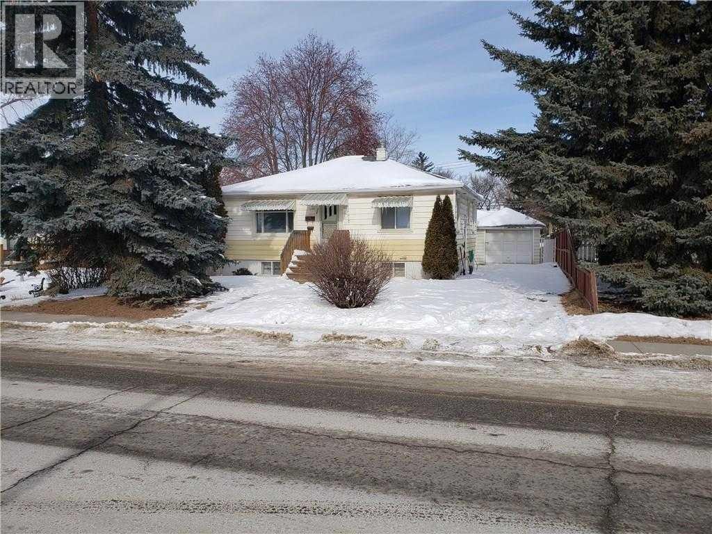 428 32 Avenue NW — photo 3
