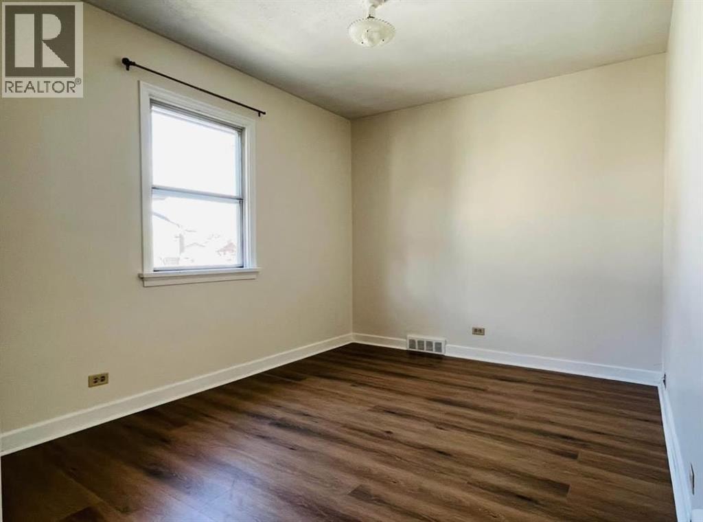 428 32 Avenue NW — photo 11