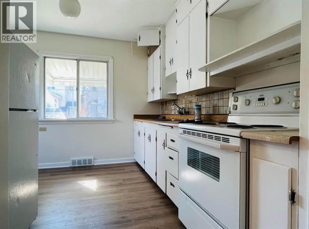 428 32 Avenue NW — photo 9