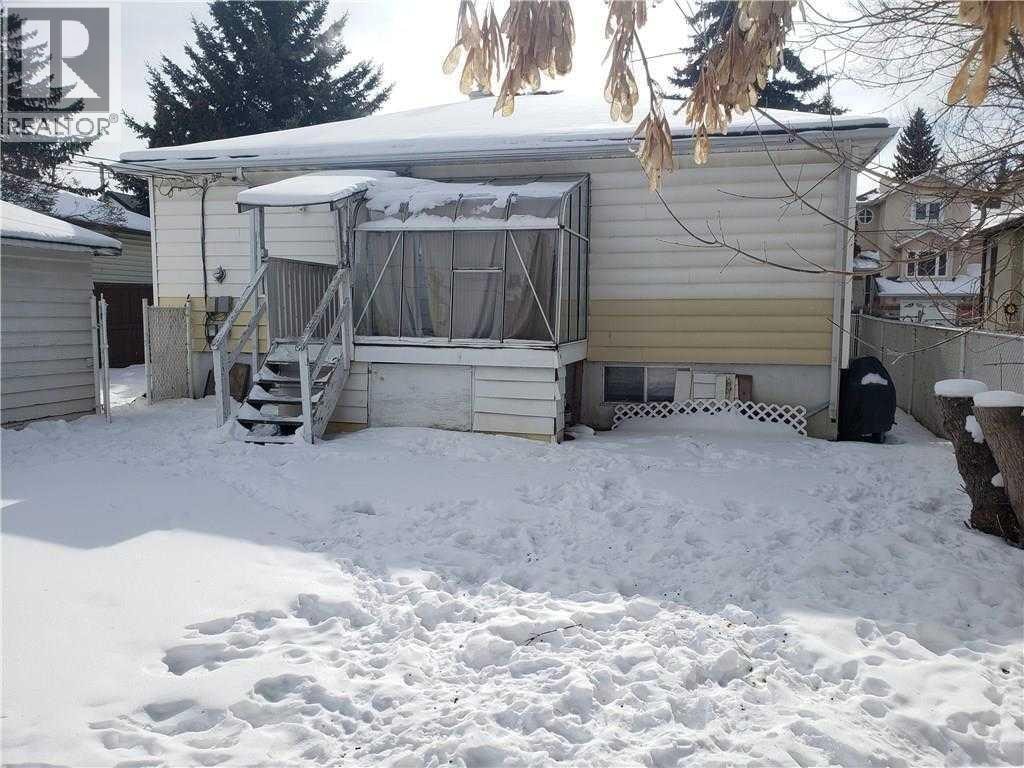 428 32 Avenue NW — photo 5
