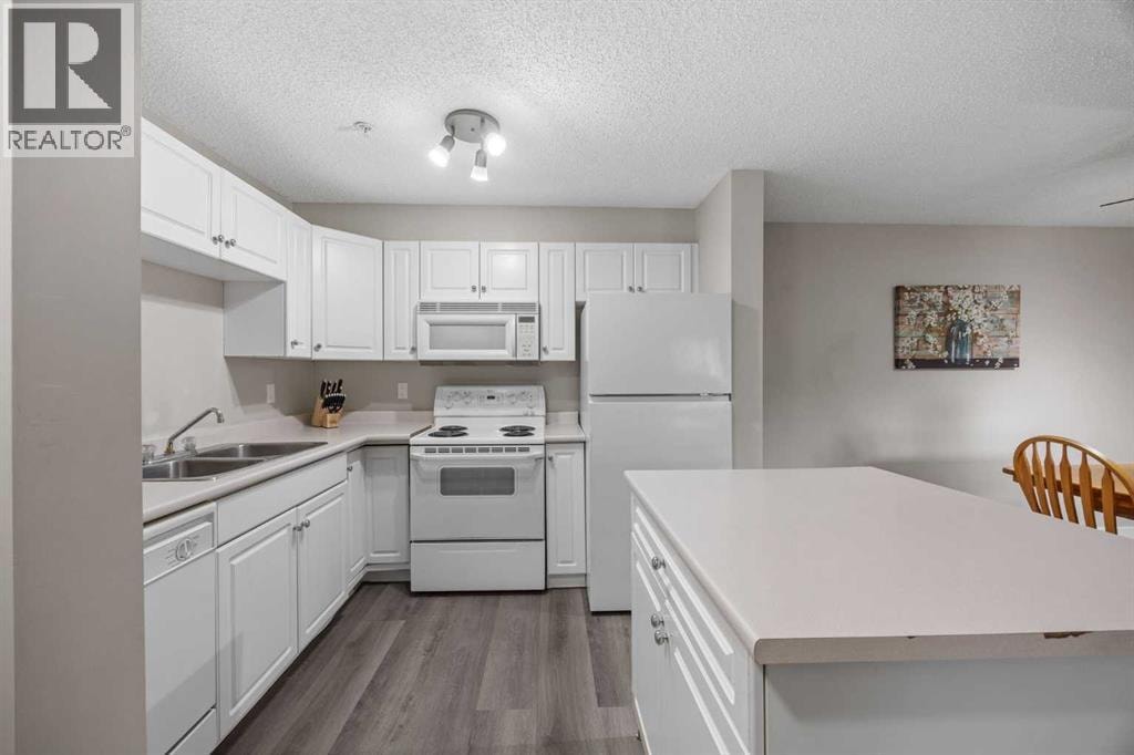 2206, 2000 Millrise Point SW — photo 5