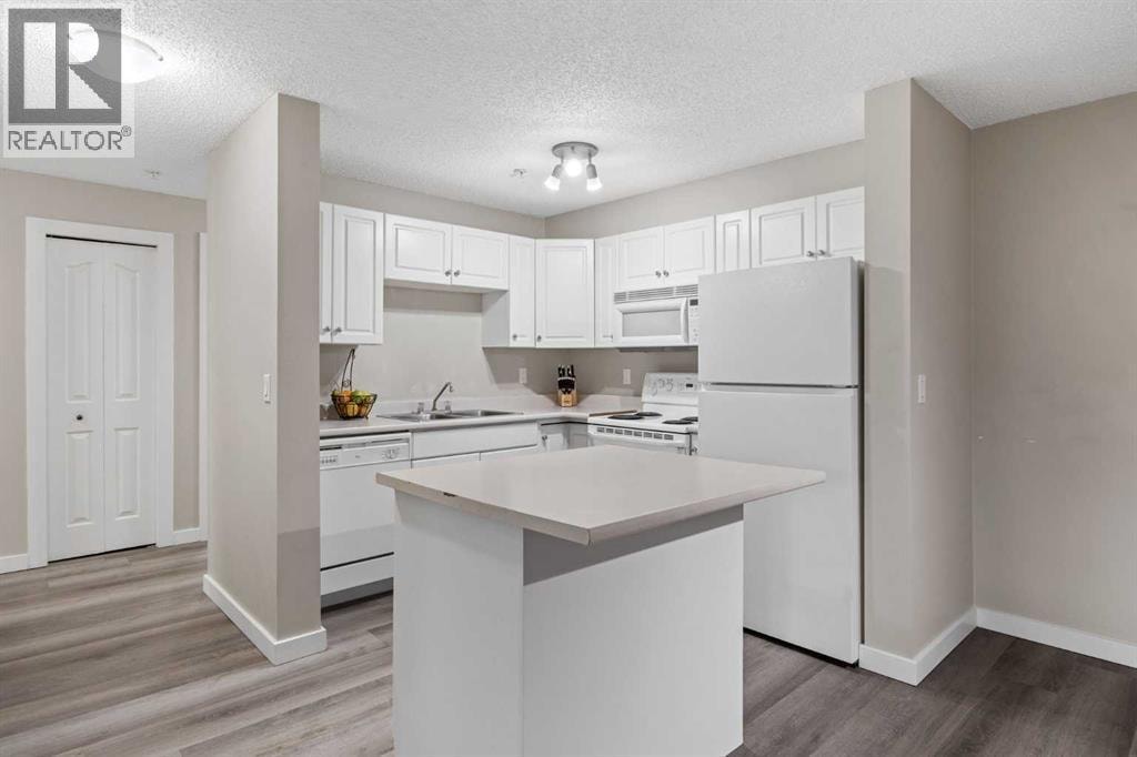 2206, 2000 Millrise Point SW — photo 2