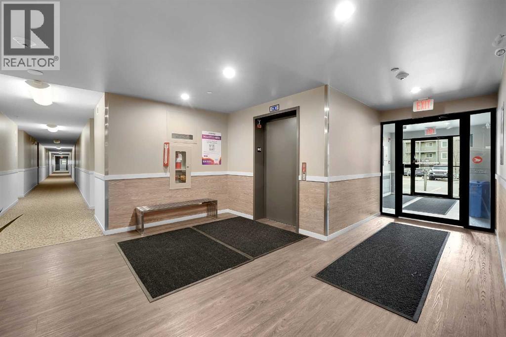 3212, 181 Skyview Ranch Manor NE — photo 3