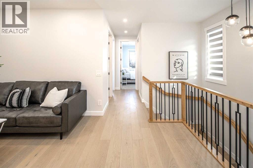 912 15 Avenue NE — photo 20