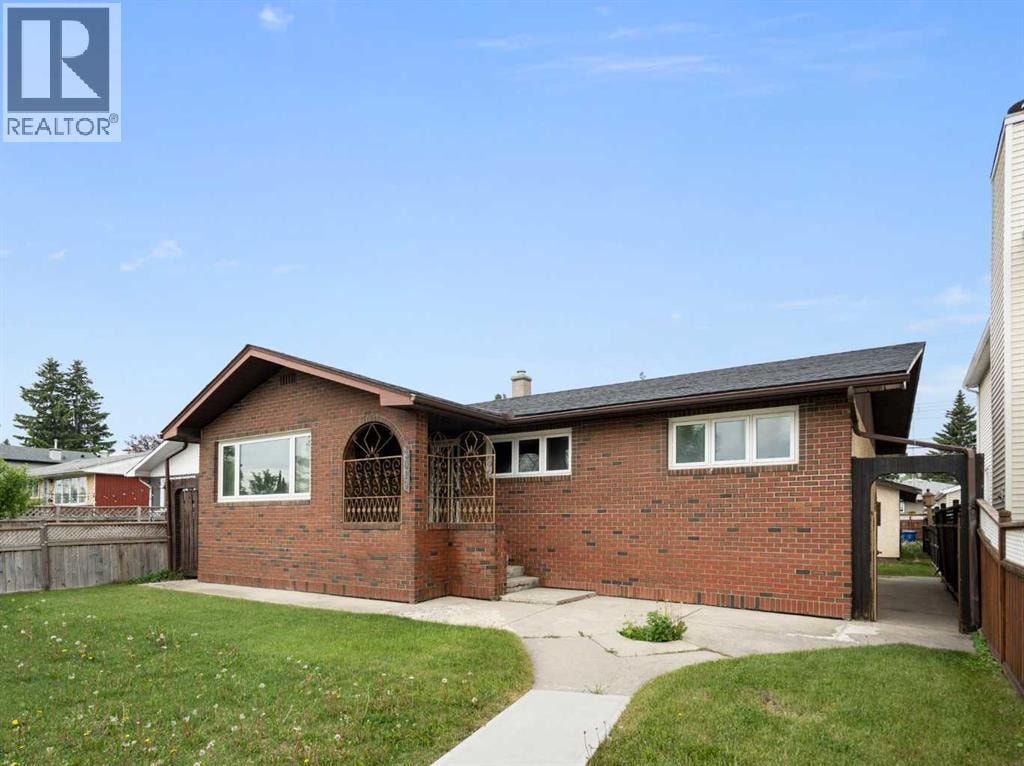 3019 37 Street SW — photo 3