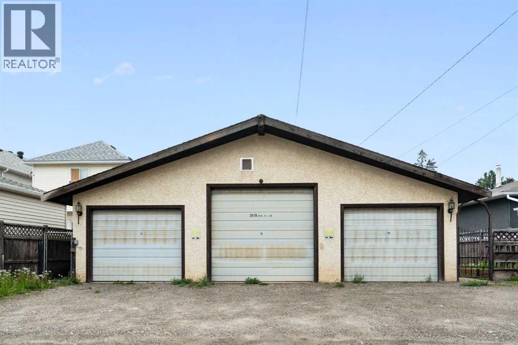 3019 37 Street SW — photo 34
