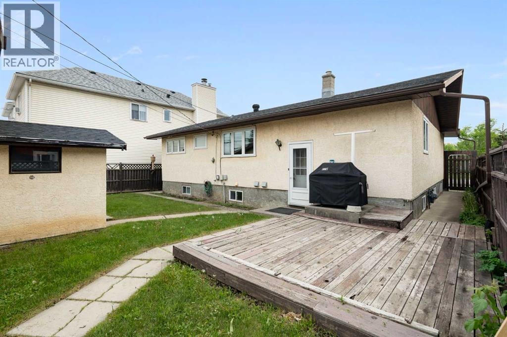 3019 37 Street SW — photo 30