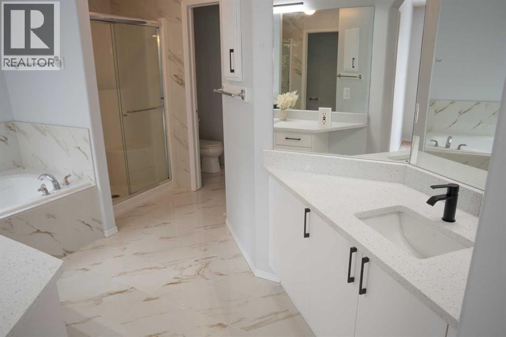 3 Strathridge Bay SW — photo 13