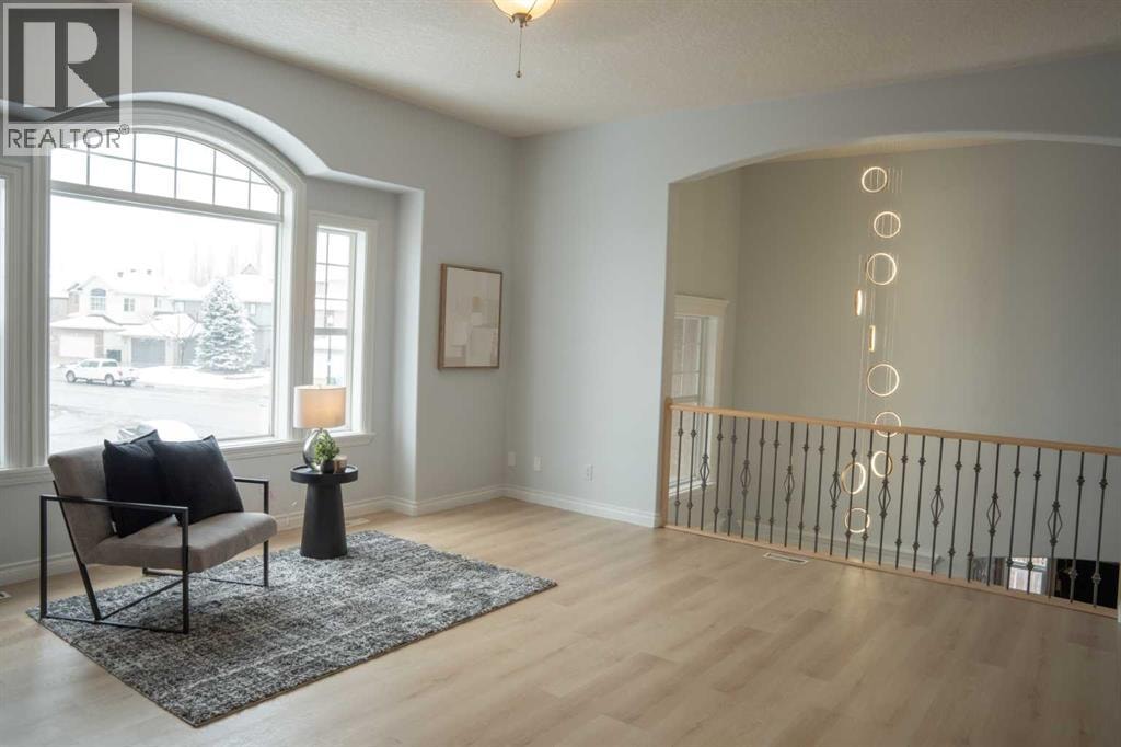 3 Strathridge Bay SW — photo 20