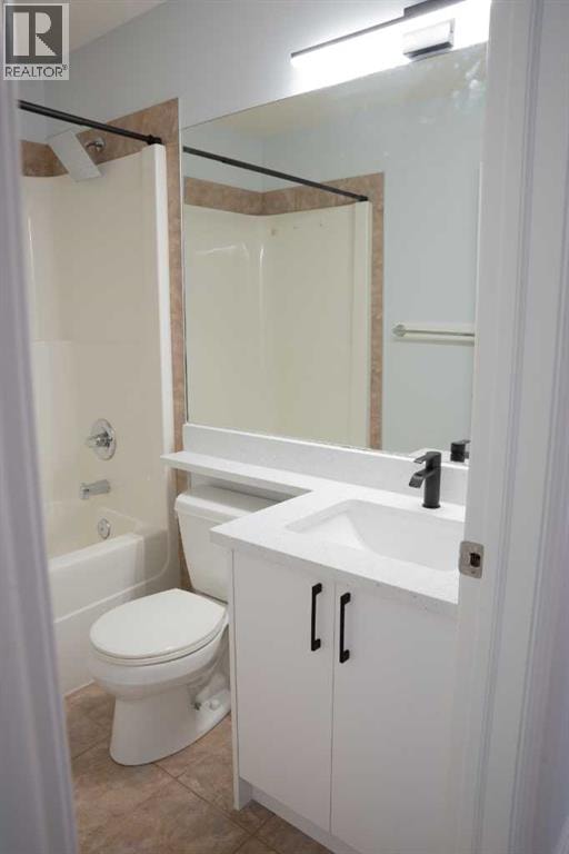 3 Strathridge Bay SW — photo 19