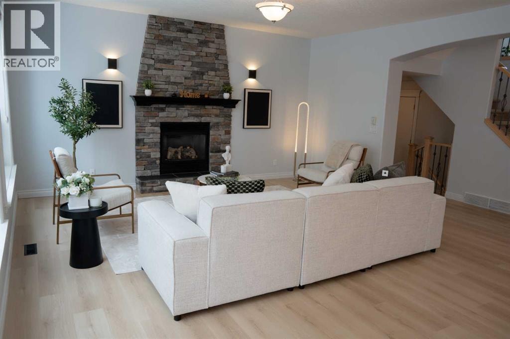 3 Strathridge Bay SW — photo 25