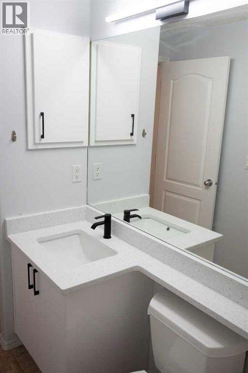 3 Strathridge Bay SW — photo 26