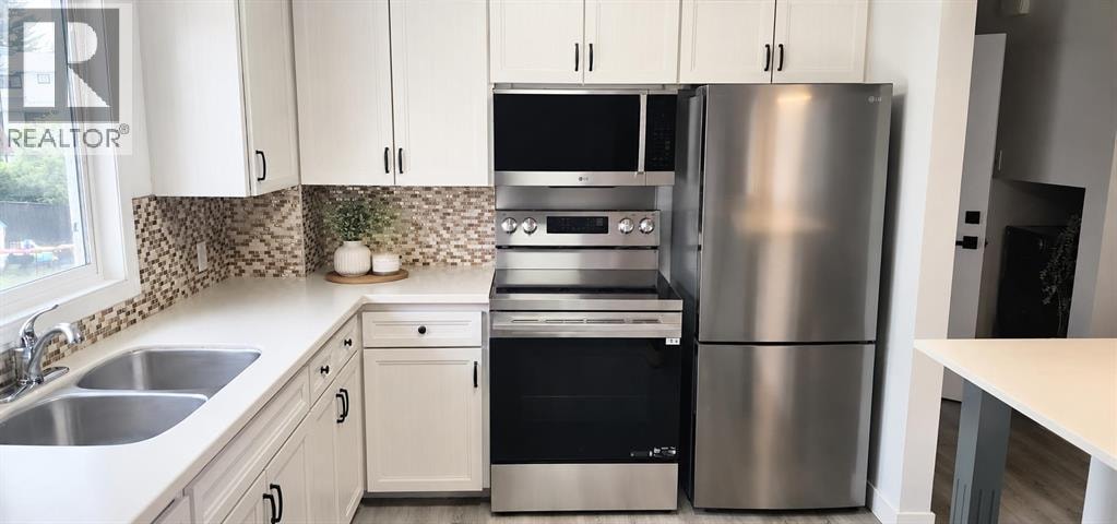 5407 Dalrymple Crescent NW — photo 3