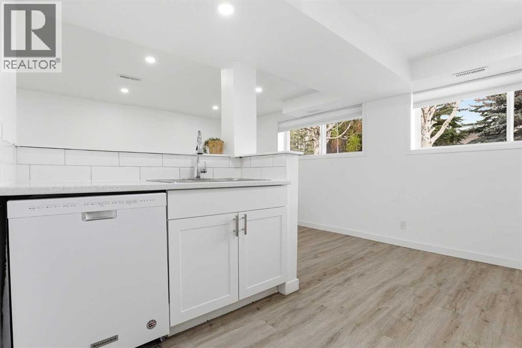 5407 Dalrymple Crescent NW — photo 29
