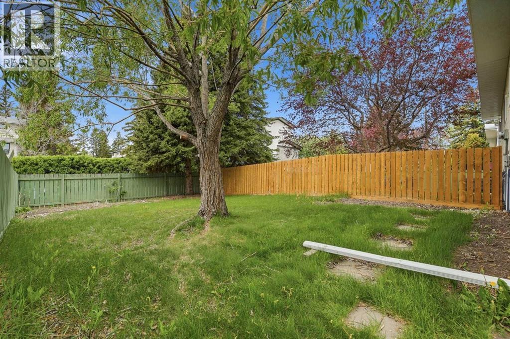 5407 Dalrymple Crescent NW — photo 39