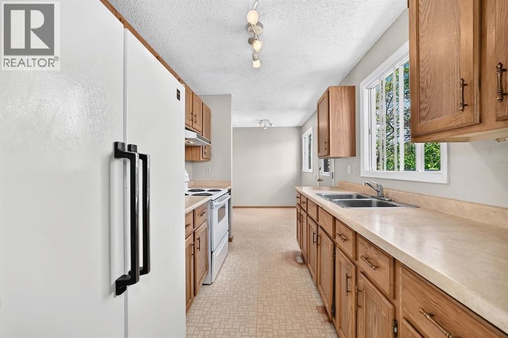103 Rivervalley Crescent SE — photo 5