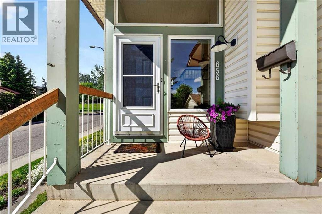 656 Ranchridge Court NW — photo 2