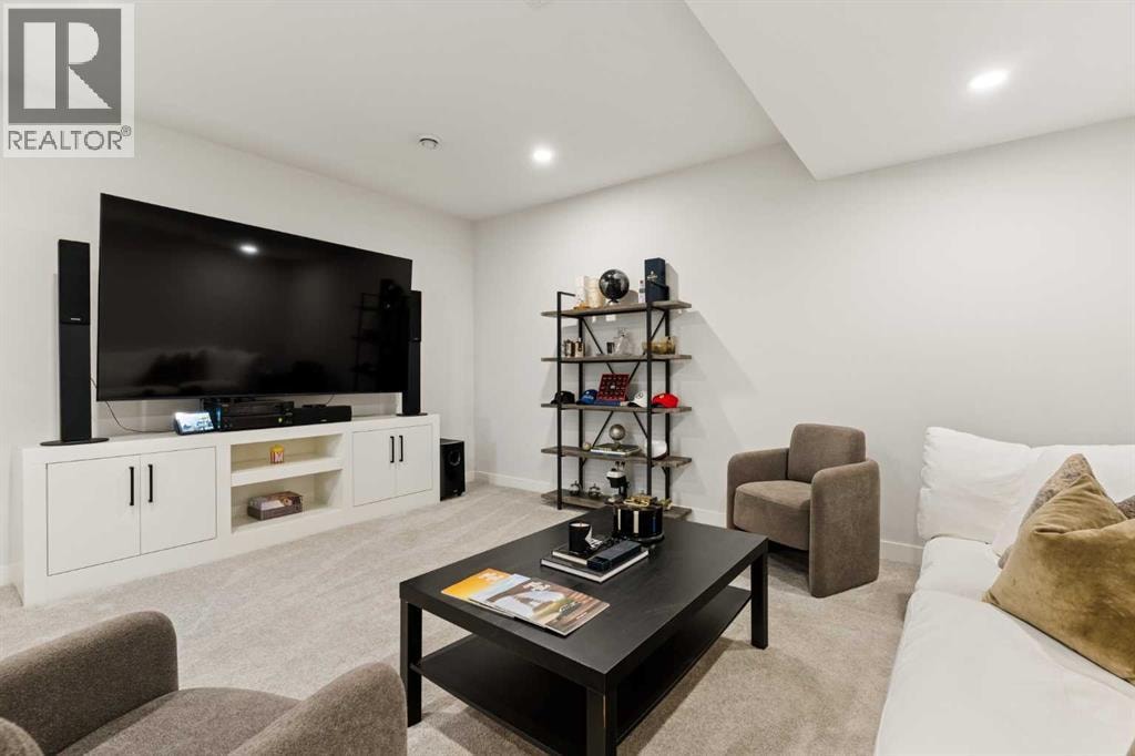 258 17 Avenue NE — photo 36