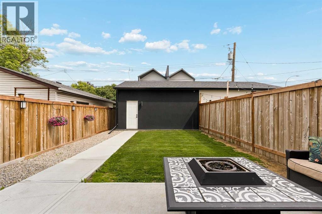 258 17 Avenue NE — photo 41
