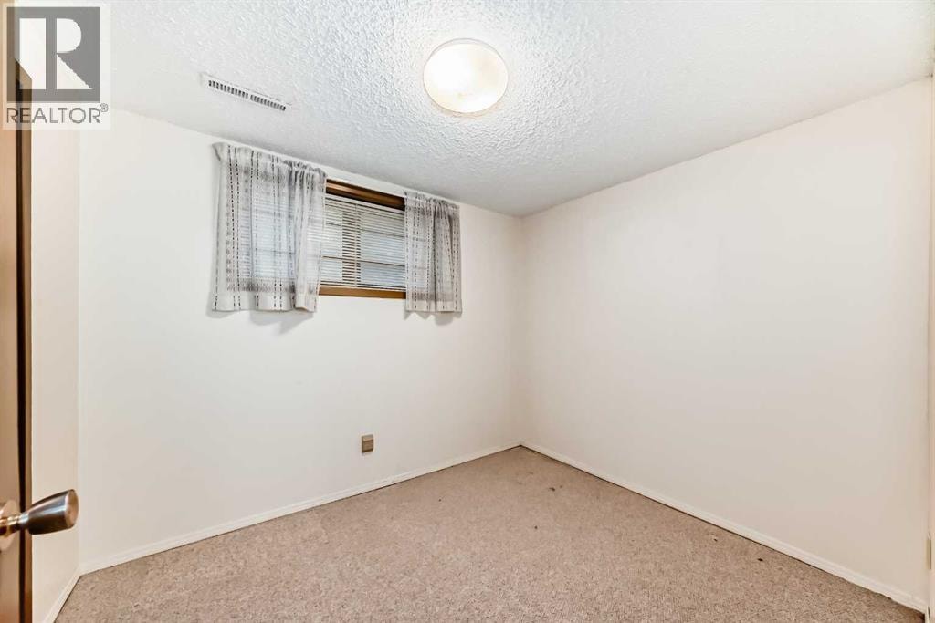 2224A 34 Street SW — photo 17
