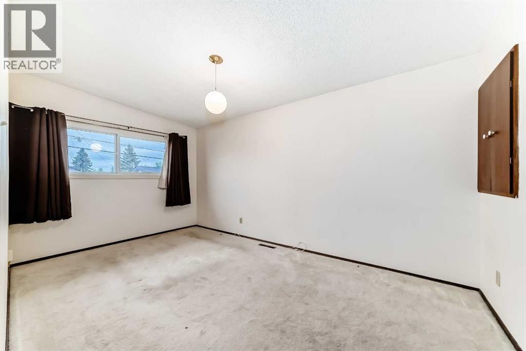 2224A 34 Street SW — photo 10
