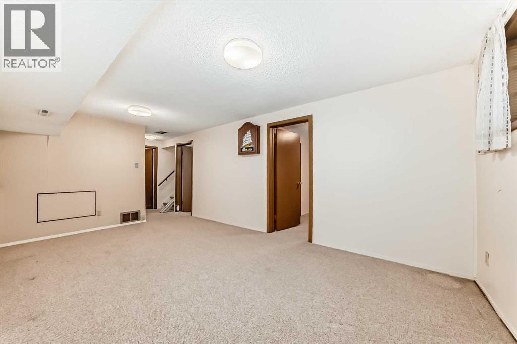 2224A 34 Street SW — photo 16