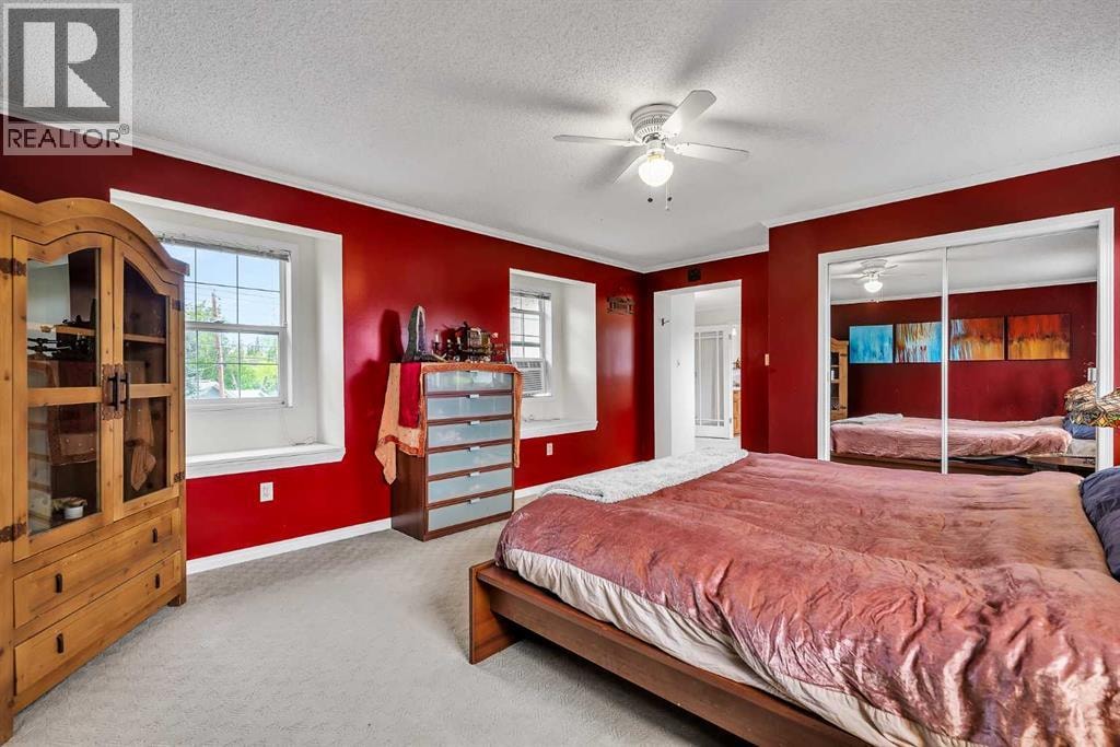 712 14 Street SE — photo 23