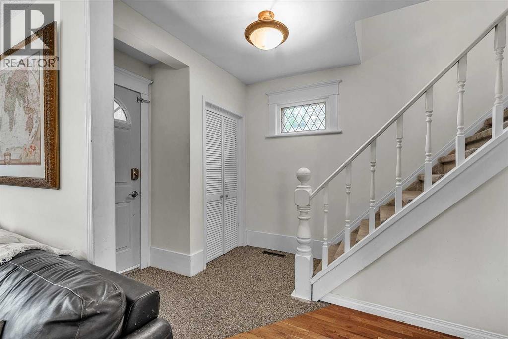 712 14 Street SE — photo 6