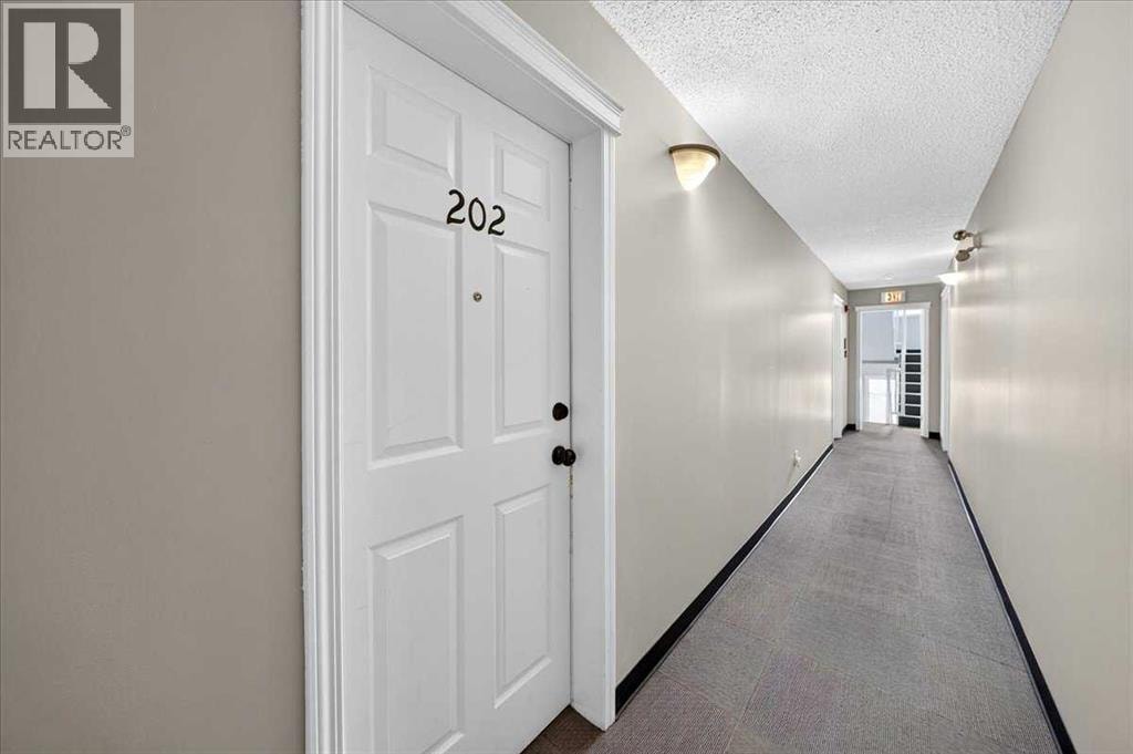 202, 6148 Bowness Road NW — photo 11