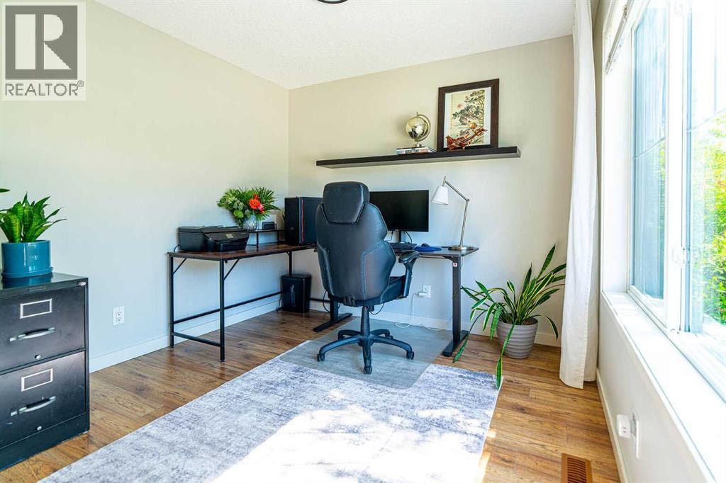 24 Copperpond Road SE — photo 8