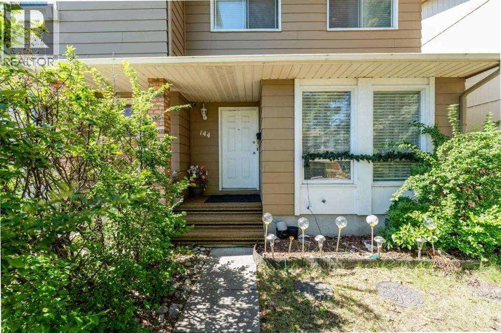 144 Midbend Place SE — photo 3