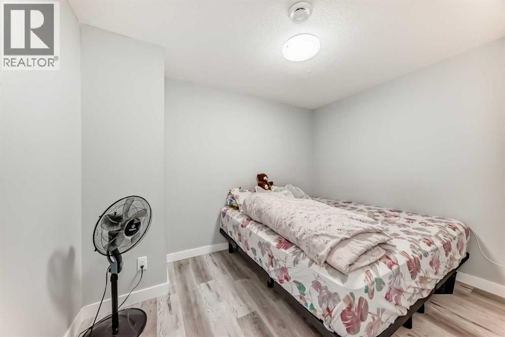 151 COVEPARK Green NE — photo 38